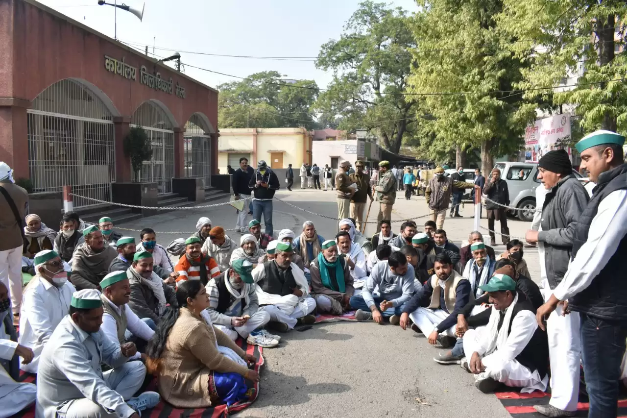 किसान रहे शांत, राजनीतिक दलों में आया उबाल