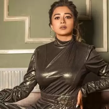 Tina Datta ने कराया टॉपलेस फोटोशूट, बढ़ा दी सोशल मीडिया में गरमी