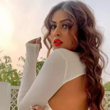 Nia Sharma ने दिए ऐसे पोज की बढ़ गई फैंस की बेचैनी, देखे तस्वीरें