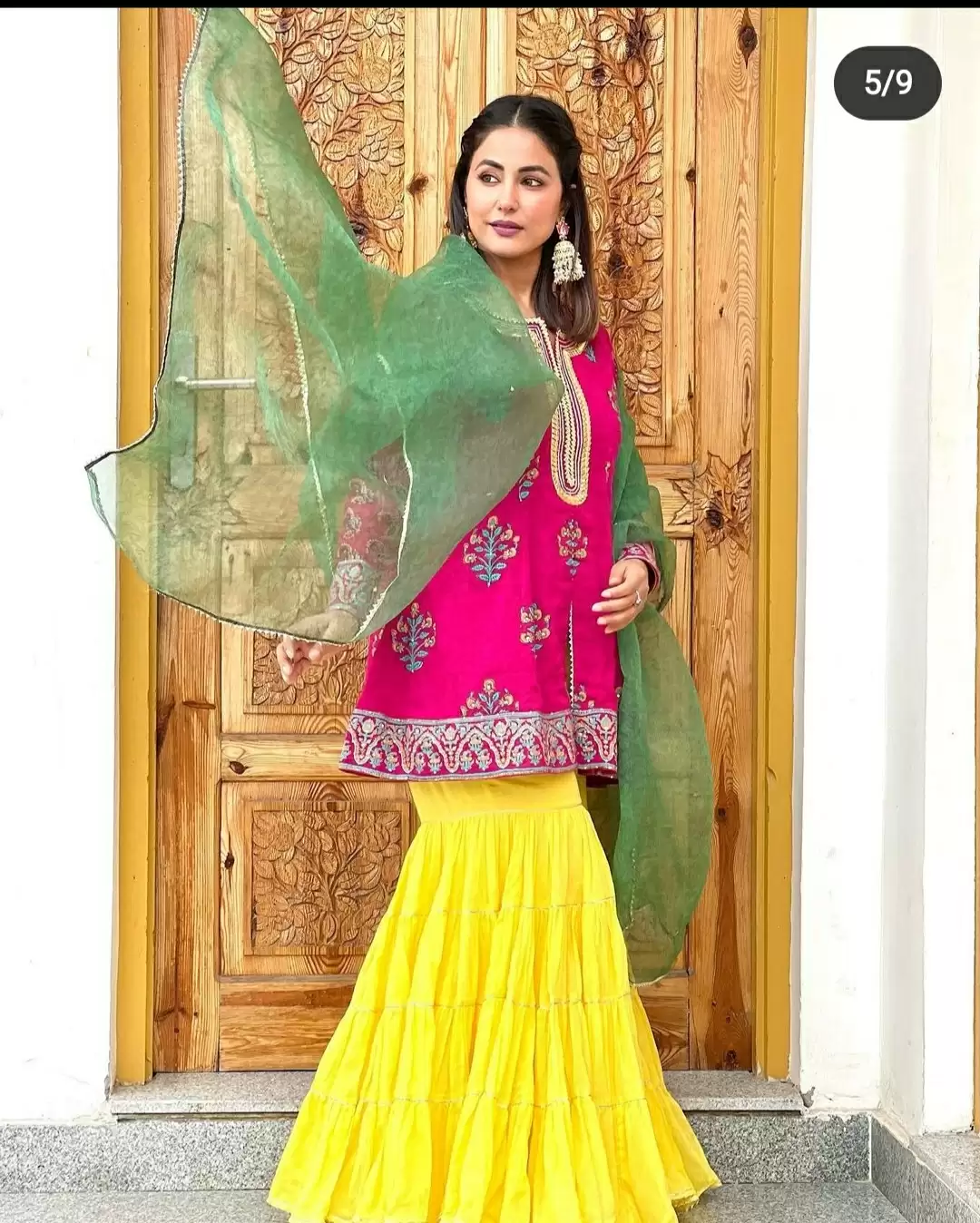 Hena khan
