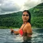एक्ट्रेस मालविका मोहनन ने पानी में लगाईं आग