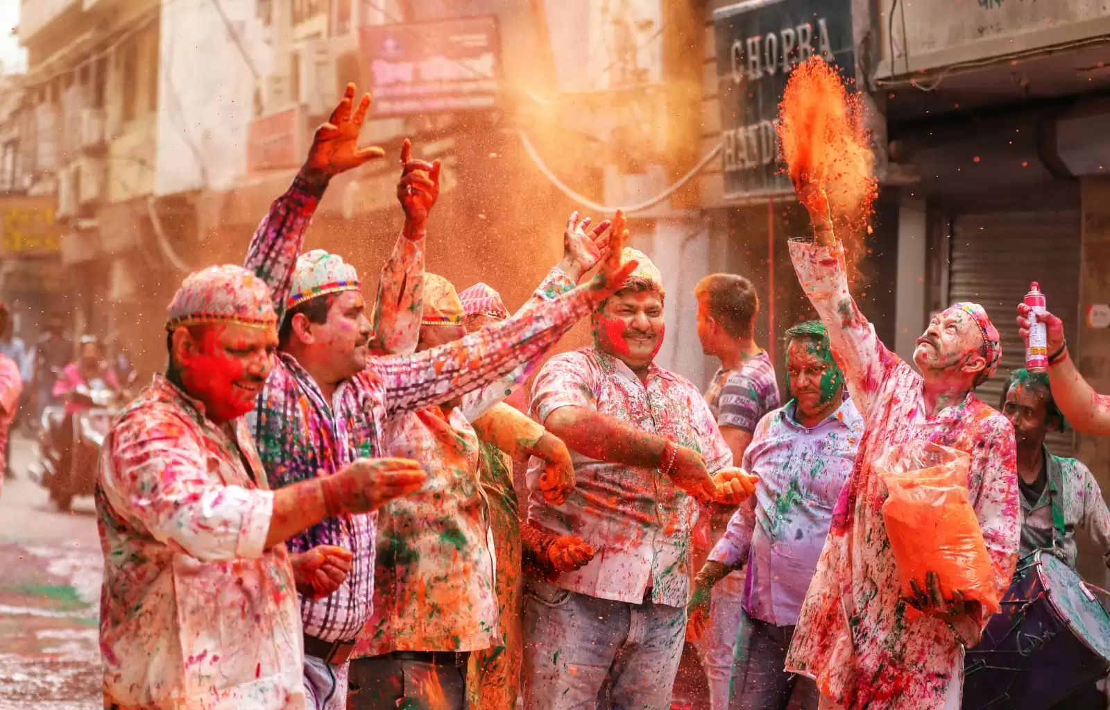 Holi 2022 Special: सौ साल पुरानी रिवायत है, जो आया वह रंग गया