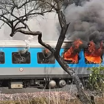 दिल्ली-देहरादून शताब्दी एक्सप्रेस में लगी आग, यात्री सुरक्षित