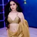 साड़ी में Urfi Javed लग रही है कमाल, देखे तस्वीरें!!