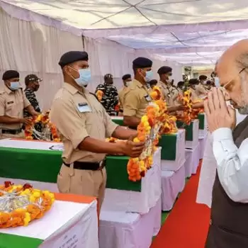नक्सलियों के खिलाफ अभियान में जवानों की शहादत व्यर्थ नही जायेंगी: अमित शाह