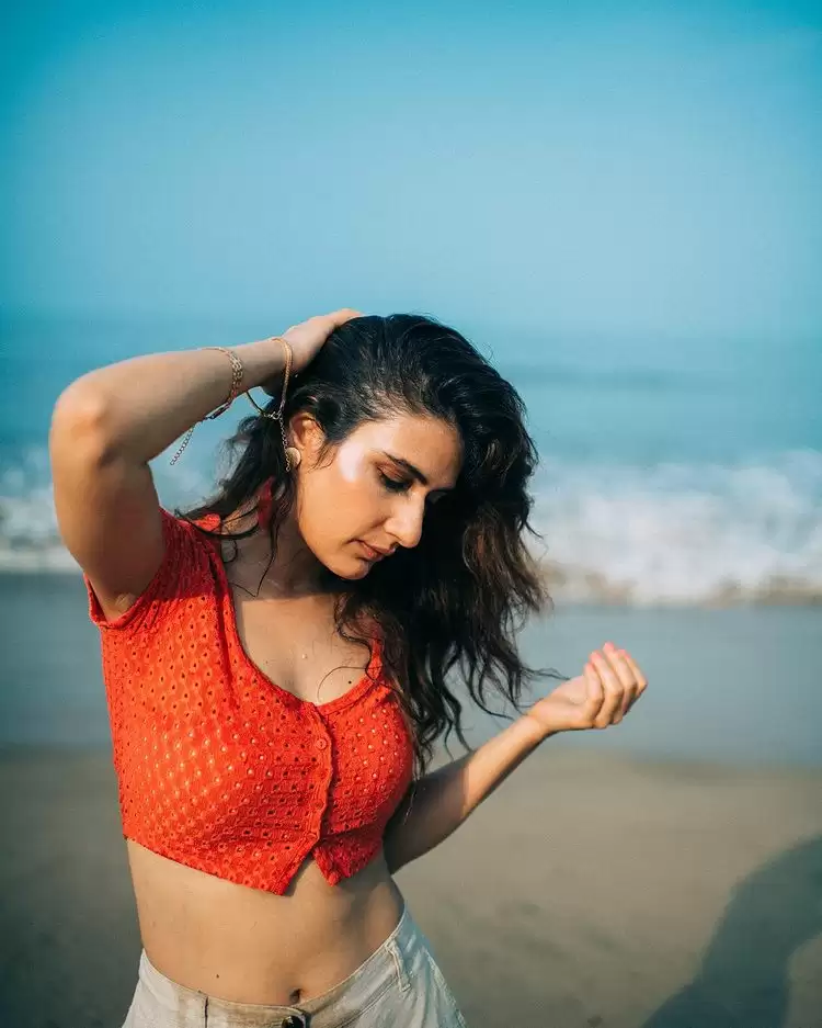 Fatima Sana Shaikh Hot Pictures