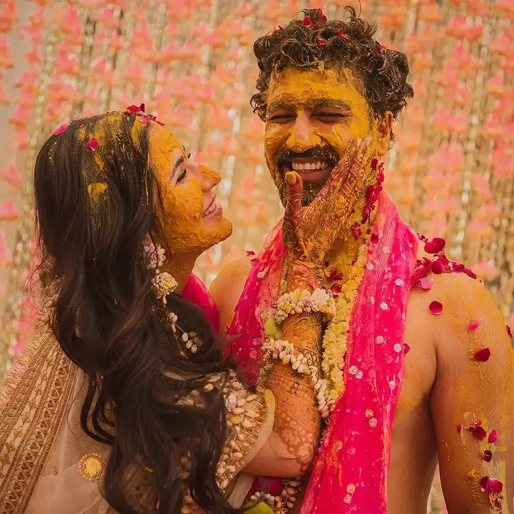 Vickat Wedding Pictures: कैटरीना और विक्की की ड्रीमी वेडिंग तस्वीरें हो रही है खूब वायरल, एक नज़र देखे !!
