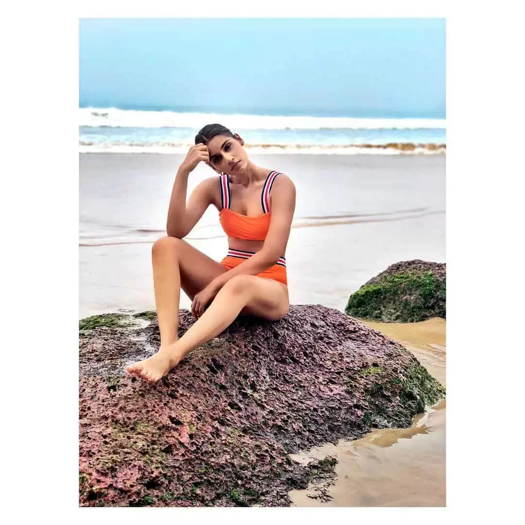 टीम इंडिया के बॉलर बुमराह की वाइफ Sanjana Ganesan की दिलकश अदाएं कर रही सबको दीवाना, देखे तस्वीरें