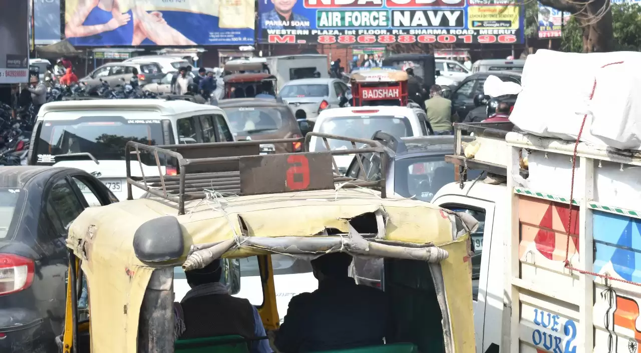 बढ़ रहा कोरोना का खौफ, लोग फिर भी बेखौफ