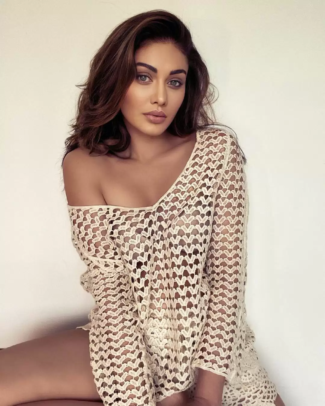 Shefali Jariwala ने फिर दिखाए अपने कातिलाना अंदाज़, तस्वीरें हो रही है वायरल