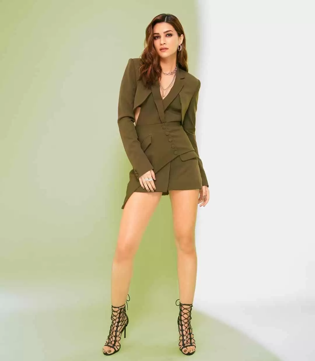 Kriti Sanon का ये लुक देखकर उड़ जाएंगे आपके होश, देखे तस्वीरें