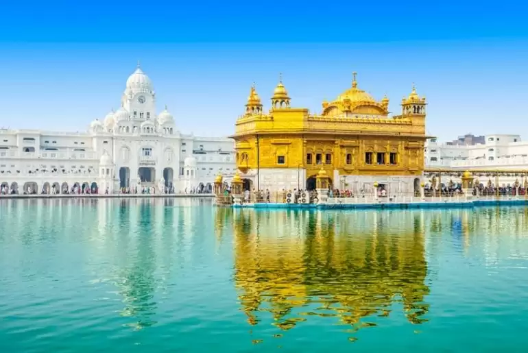 भारत की इन जगहों पर में मिलता है भरपेट खाना वो भी मुफ्त में, एक बार जरूर जाना