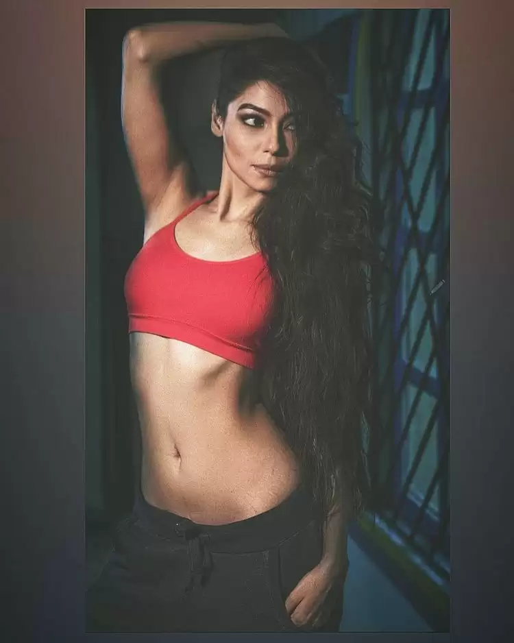 ‘मिर्जापुर’ की जरीना बेगम Anangsha Biswas का देखे ये हॉट लुक!!