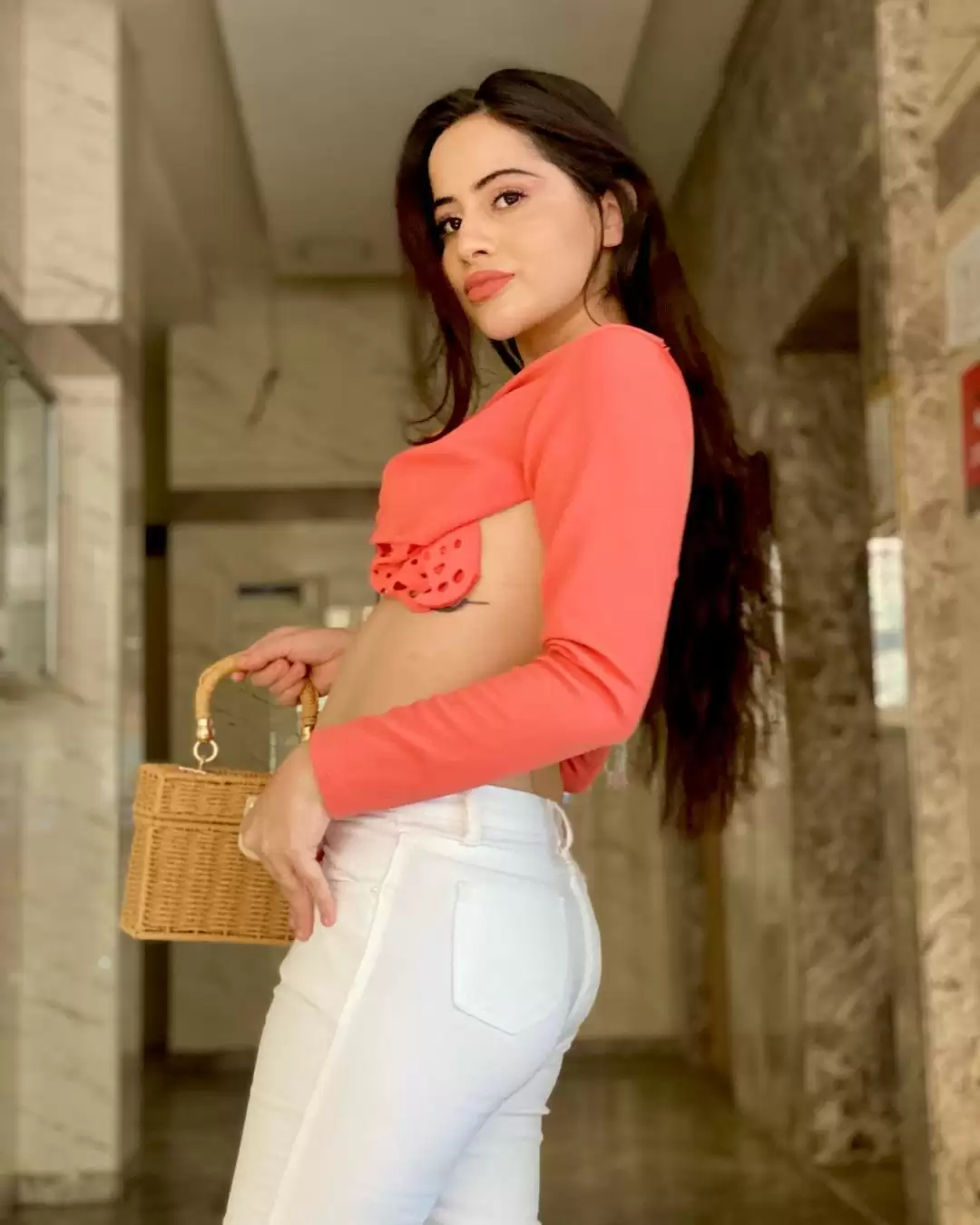 Urfi Javed की ये बोल्ड फोटोज़ देख दीवाने हो जाएंगे आप