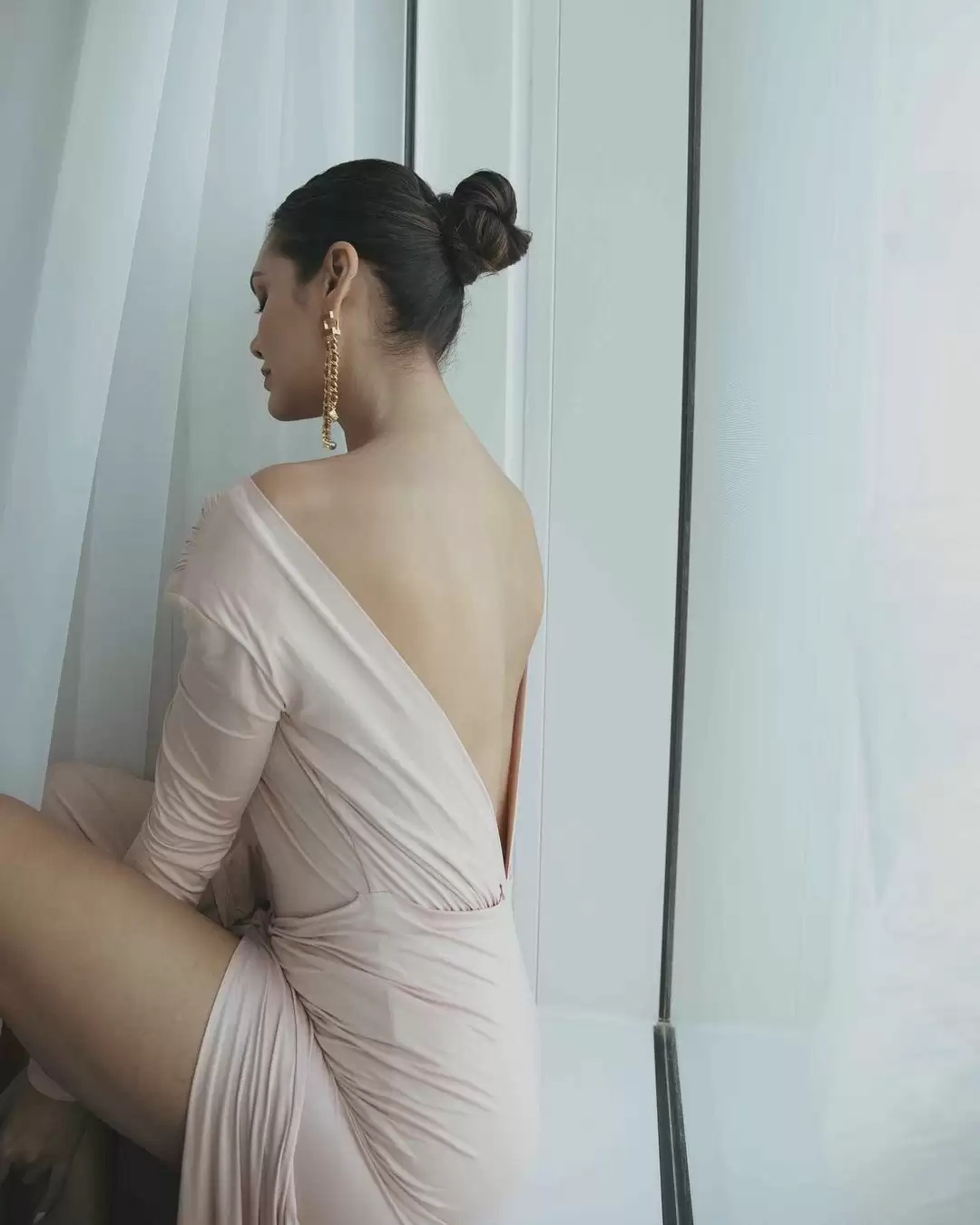 Esha Gupta 