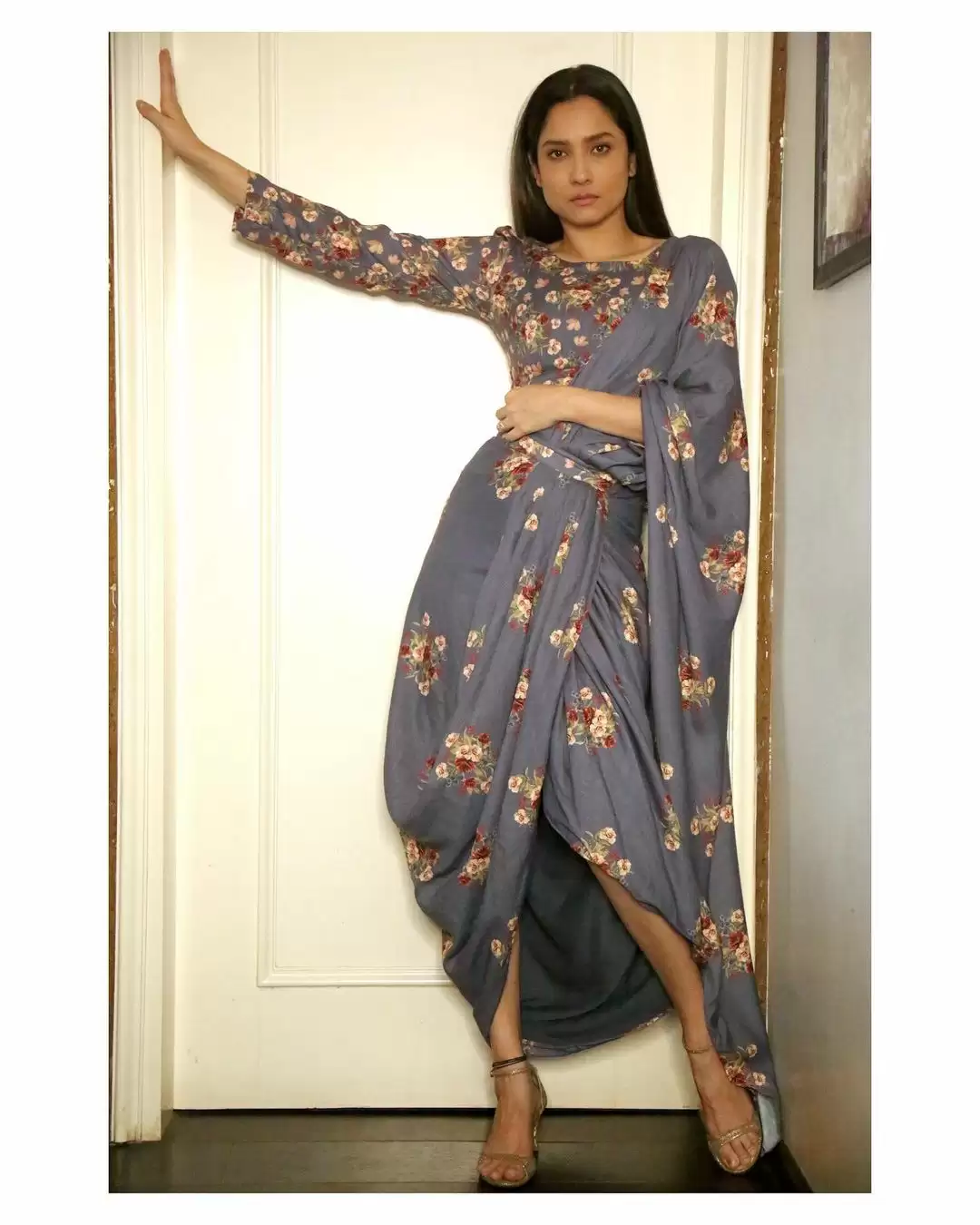 Ankita Lokhande ने कोहरे के बीच पूल में दिखाईं अदाएं, यहां देखे तस्वीरें