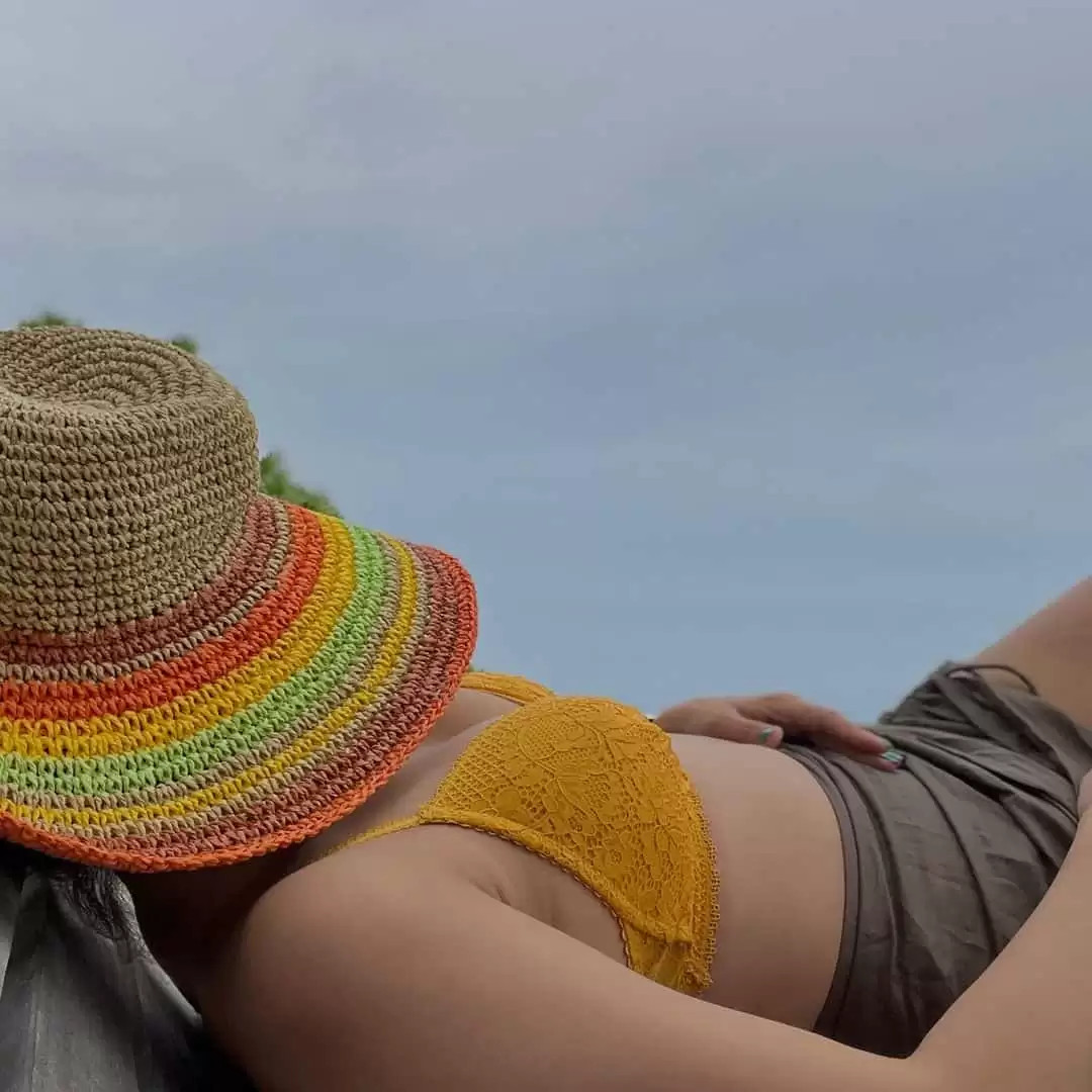 Rubina Dilaik ने दिए कातिलाना पोज, तस्वीरें हो रही है वायरल