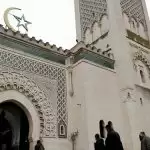 फ्रांस में नौ धार्मिक स्थल बंद