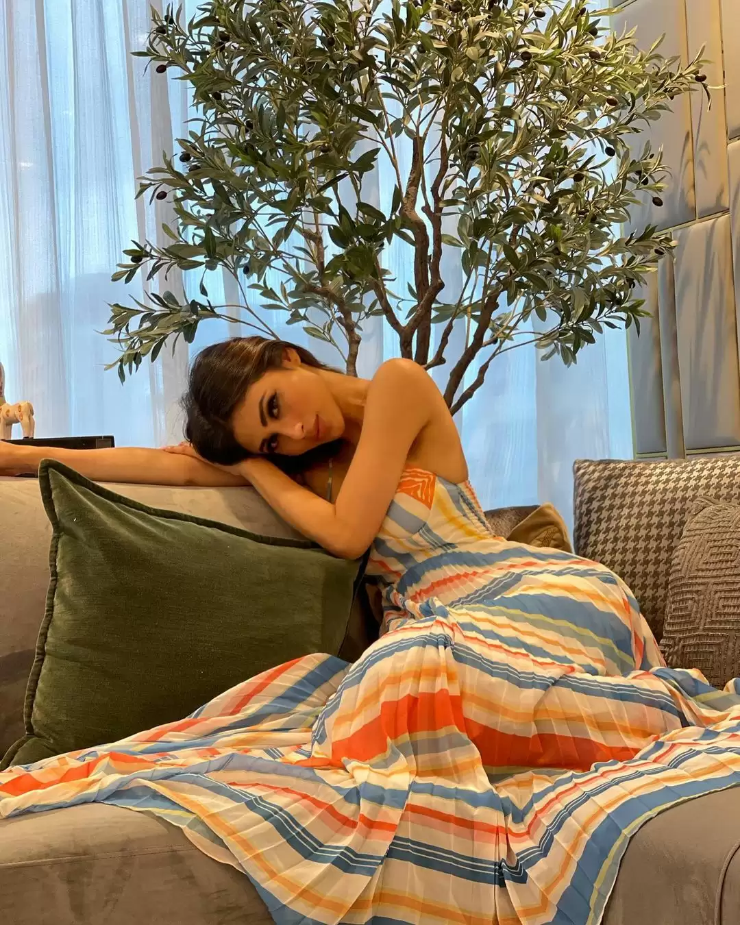 Mouni Roy की ये तस्वीरें है कातिल, देखा उनका दिलकश अंदाज