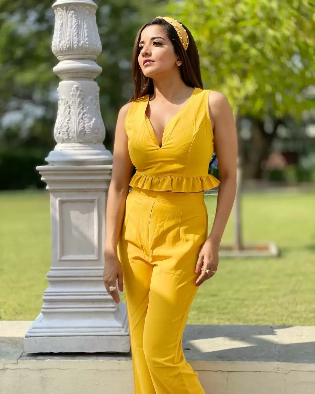 Monalisa ने दिखाए अपने हुस्न के जलवे, देखें तस्वीरें