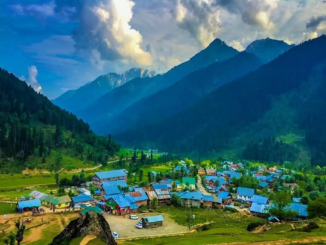 कश्मीर घूमने जाए तो इन जगहों पर जाना न भूले!!