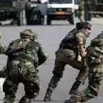 श्रीनगर में आतंकवादियों ने किया हमला, दो जवान शहीद