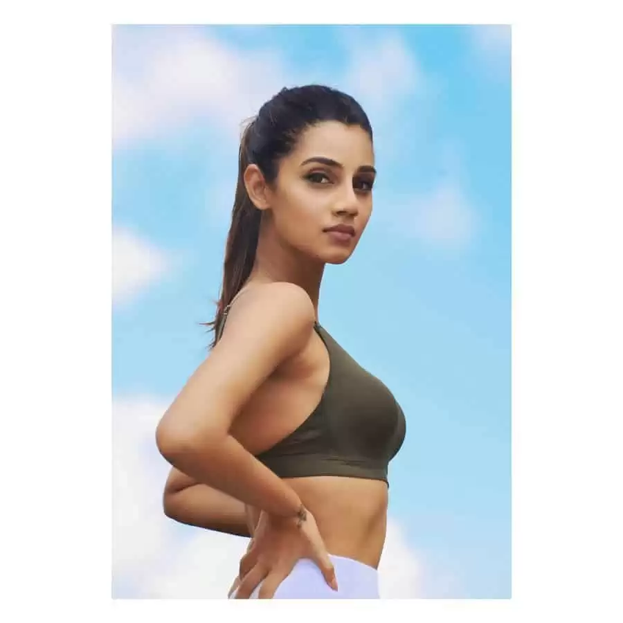 टीम इंडिया के बॉलर बुमराह की वाइफ Sanjana Ganesan की दिलकश अदाएं कर रही सबको दीवाना, देखे तस्वीरें