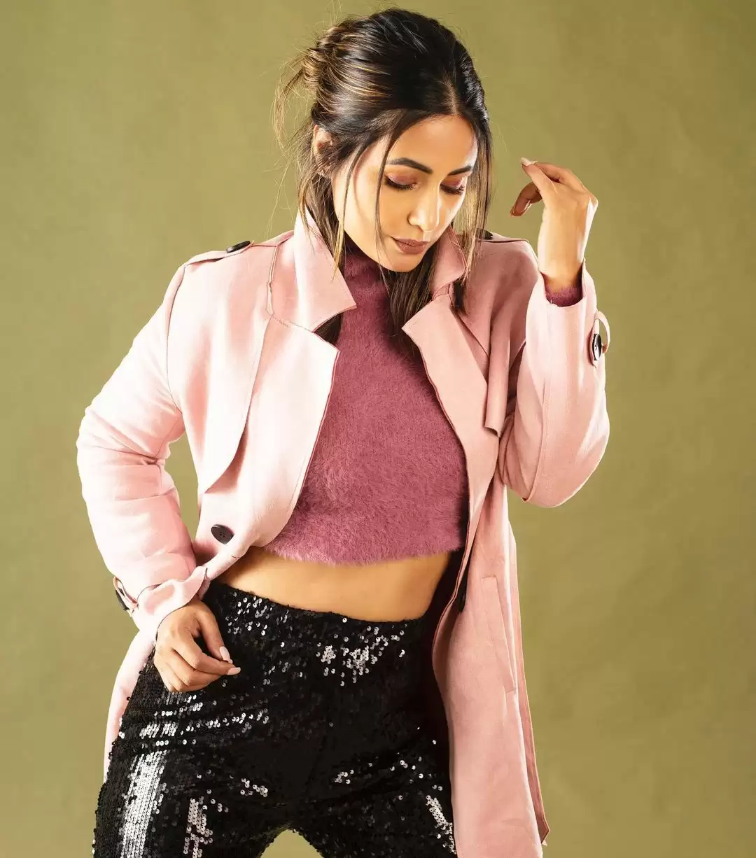 Hina Khan ने फिर बिखरे अपने जलवें, देखे तस्वीरें