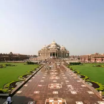 जाने देशों में मौजूद बड़े हिंदू मंदिर के बारे में, देश-विदेश से पहुंचते हैं श्रद्धालु