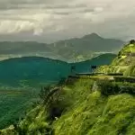 ऐतिहासिक गुफाओं, विचित्र किलों व खुबसूरत झीलों के लिए लोनावाला हिल स्टेशन…