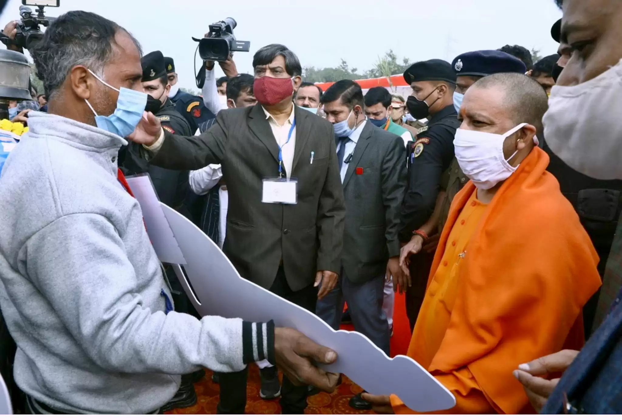 मेरठ में बोले सीएम योगी, किसानों की तरक्की में ही देश की उन्नति
