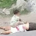 दादा के शव पर बैठा रोता रहा मासूम, आतंकियों ने मारी थी गोली