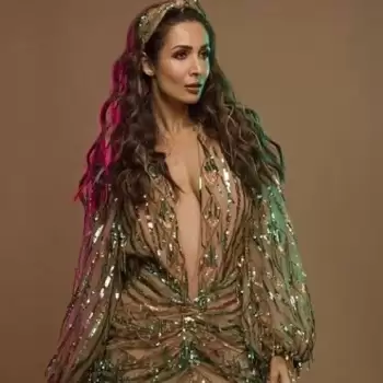 Malaika Arora ने दिखाया अपना सबसे बोल्ड लुक, अदाएं देख उड़ जाएंगे होश