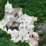 मुक्तागिरी तीर्थ स्थल पर आज भी होती है चंदन की वर्षा….