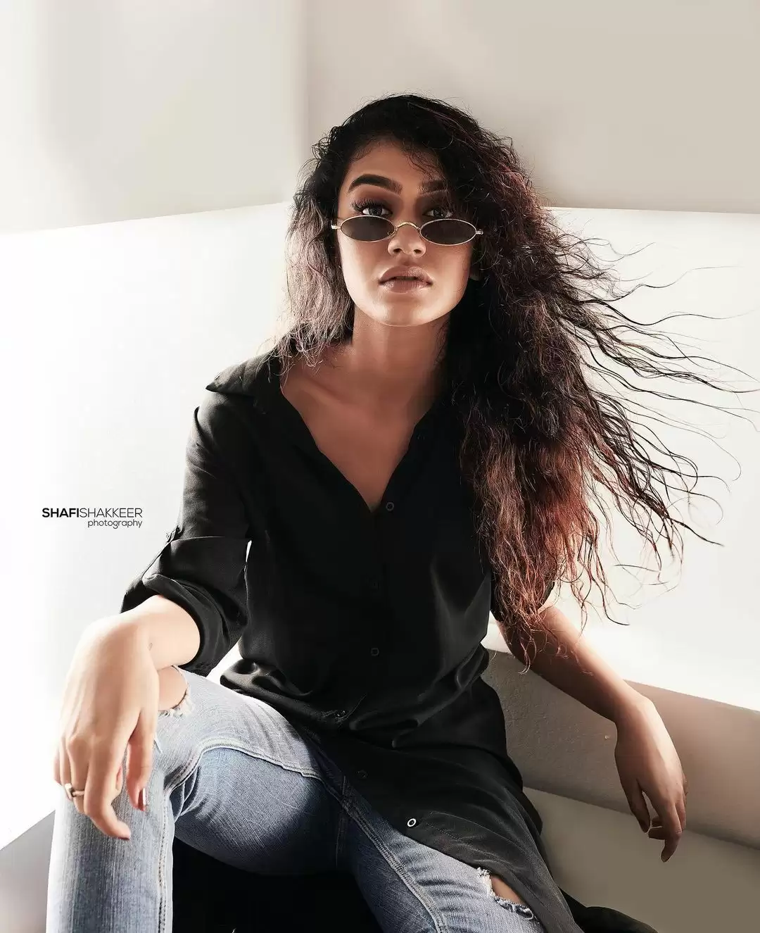 Priya Prakash Varrier की अदाओं ने लगाई इंटरनेट पर आग, देखे तस्वीरें
