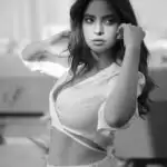 Aamna Sharif ने दिखाया ग्लैमरस अंदाज, देखे तस्वीरें!!