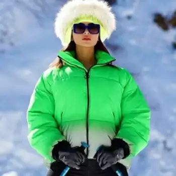 कश्मीर की वादियों में वेकेशन एंजॉय कर रहीं उर्वशी रौतेला