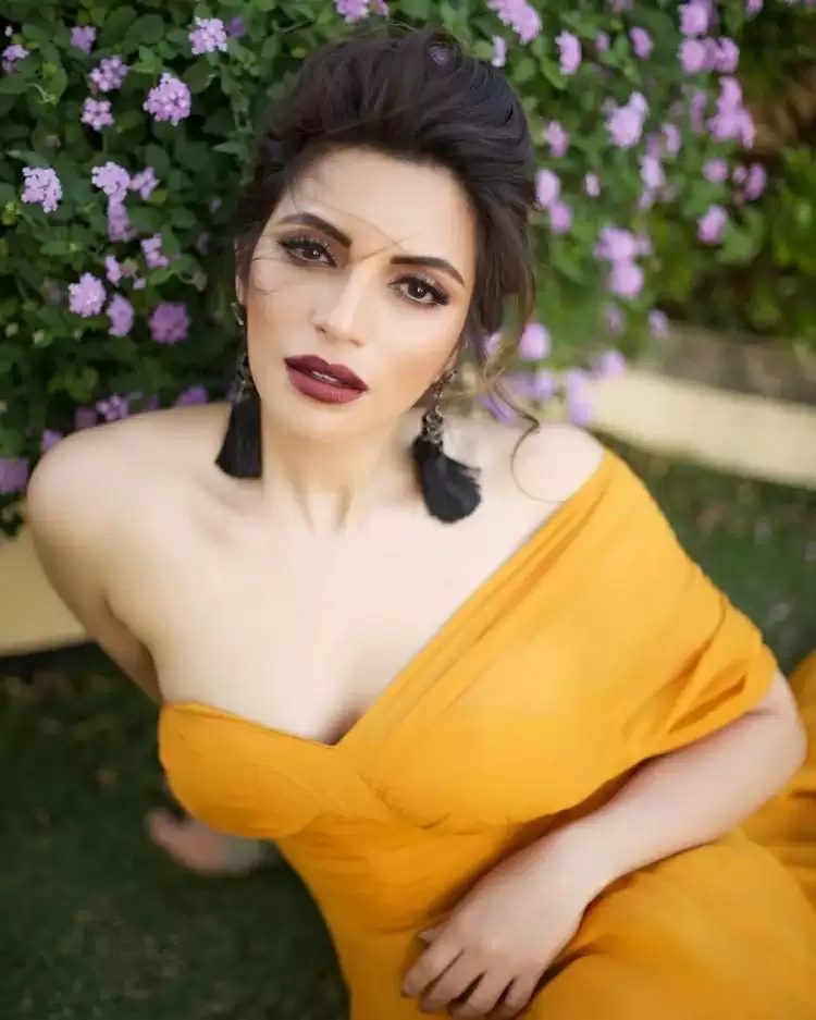 Shama Sikander की ये तस्वीरें देख हो जाएंगे दीवाने!!