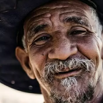 बुजुर्गों के साथ कर रहे हैं यात्रा तो इन बातों का खास रखें ख्याल