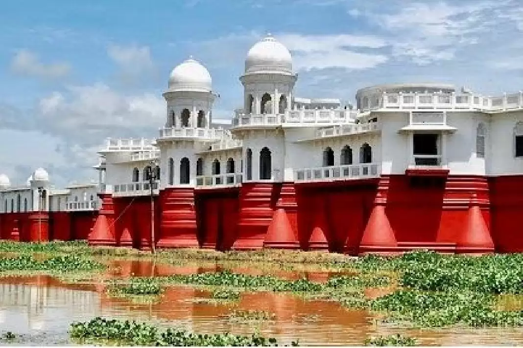 नेहरमहल की सुंदरता कर देगी आपको आश्चर्यचकित, जानिए नेहरमहल के कुछ अनकही बाते