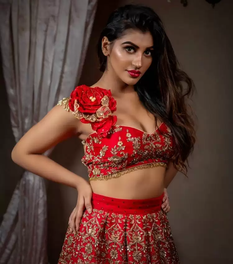 Yashika Aannand