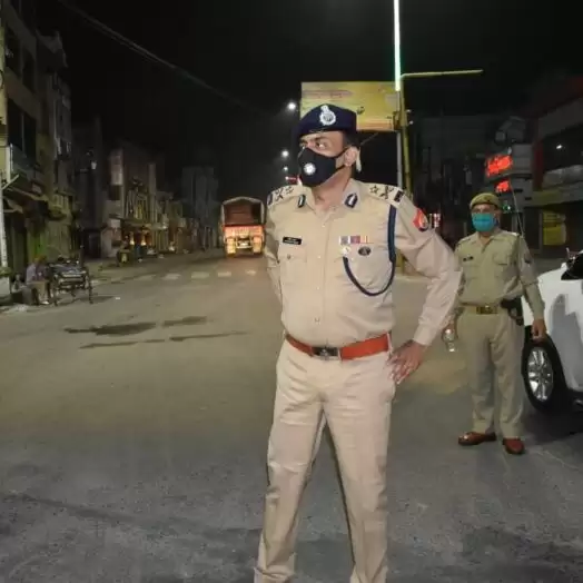 सील क्षेत्रों में बरतें अधिक सतर्कता: प्रवीण कुमार