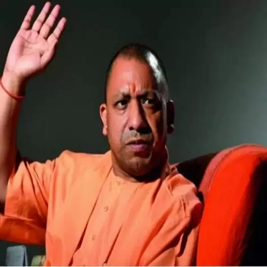 कानपुर की घटनाओं से सीएम योगी नाराज, पुलिस अफसरों पर गिरी गाज