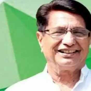 सेल्फी लेने से पहले मुझे चुटकुला सुनाओ