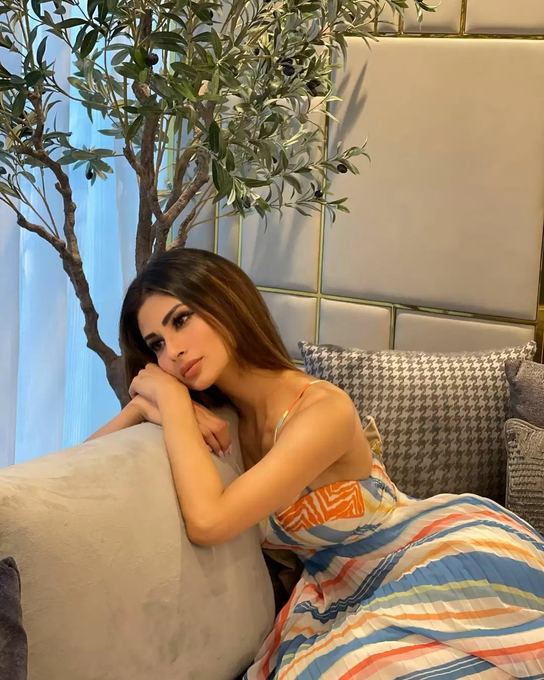 Mouni Roy की ये तस्वीरें है कातिल, देखा उनका दिलकश अंदाज