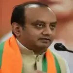 इत्र व्यवसायी के साथ अखिलेश की तस्वीर पर भाजपा का नया दावा