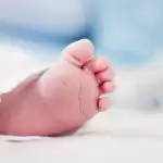 अस्पतालों के लंबे सफर में खो गयी नवजात की जिंदगी