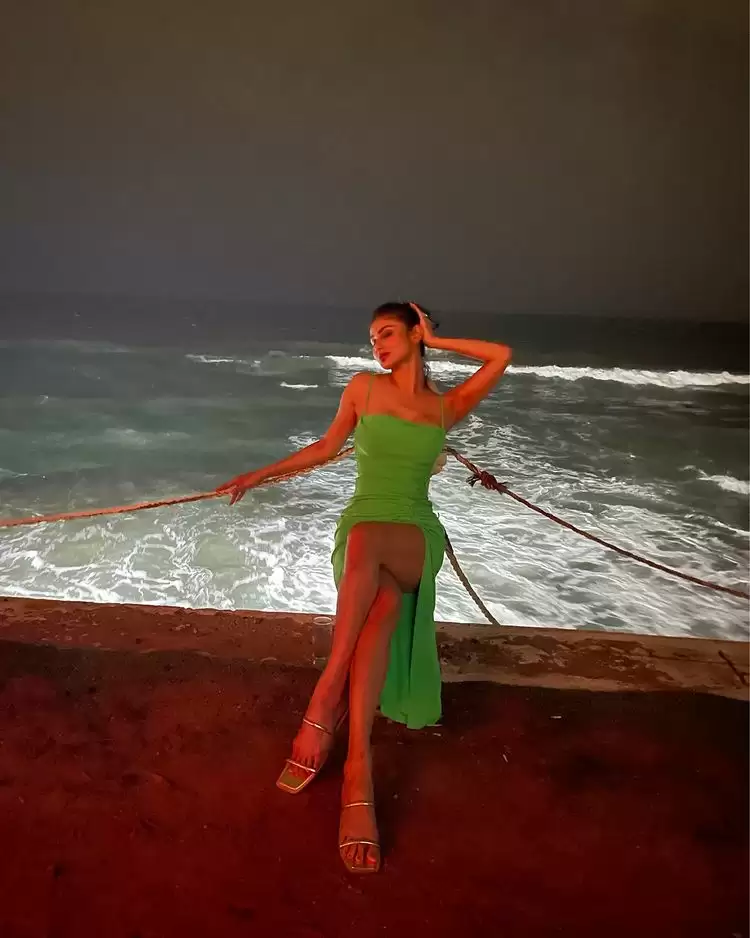 Mouni Roy Pictures 