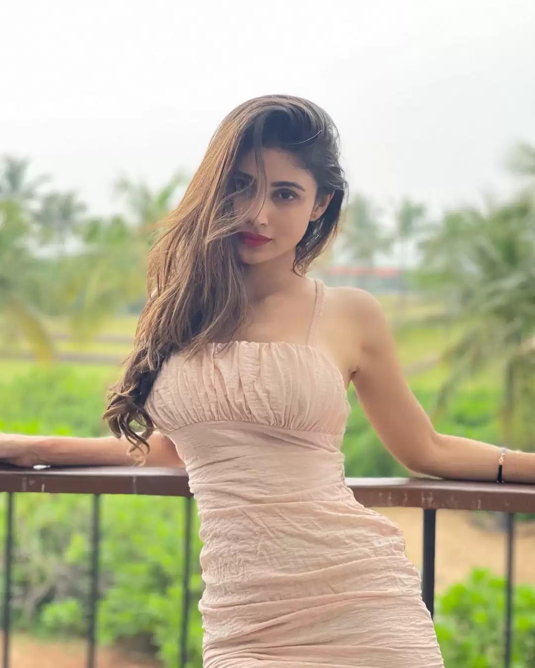 Mouni Roy की ये तस्वीरें उड़ा देगी आपके होश, एक नज़र देखे