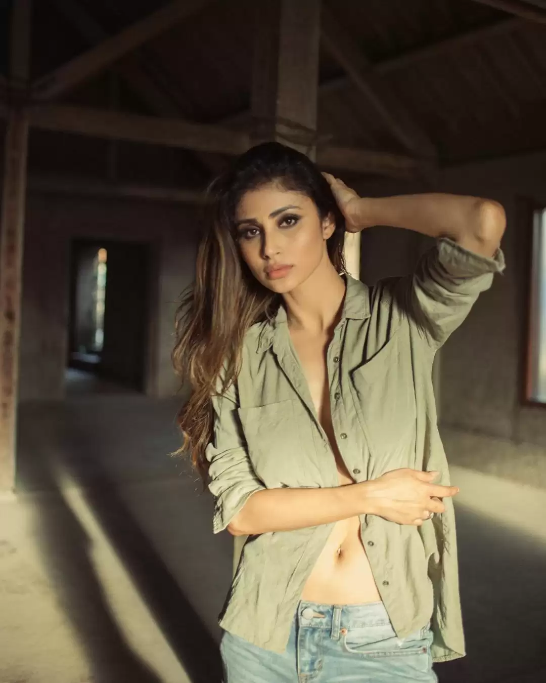 Mouni Roy का ये बोल्ड फोटोशूट मचा रहा है तलहका